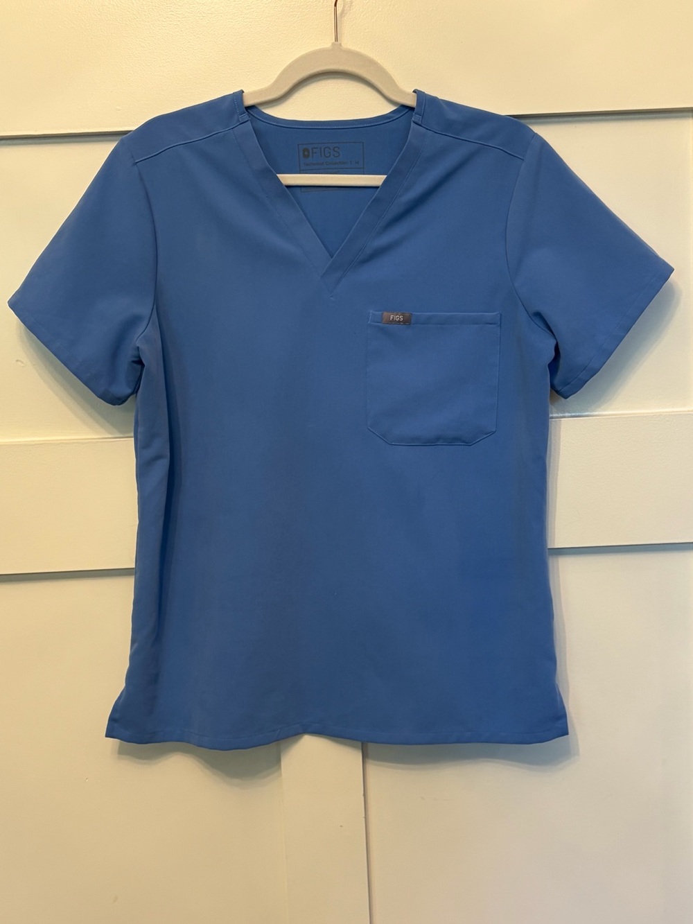 FIGS Catarina Scrub Top Ceil Blue Size M